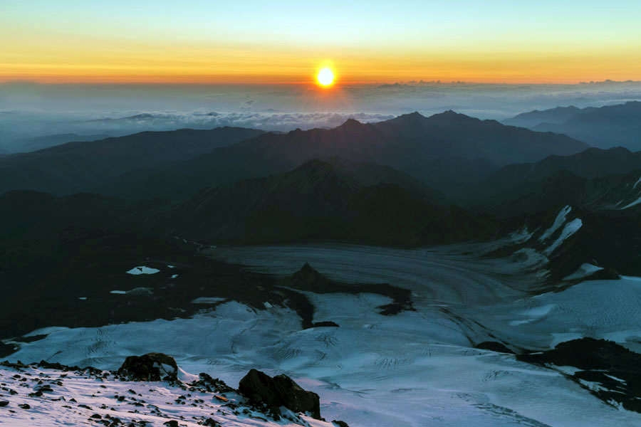 驕傲！山美股份歐洲員工勇攀歐洲第一峰-厄爾布魯士峰