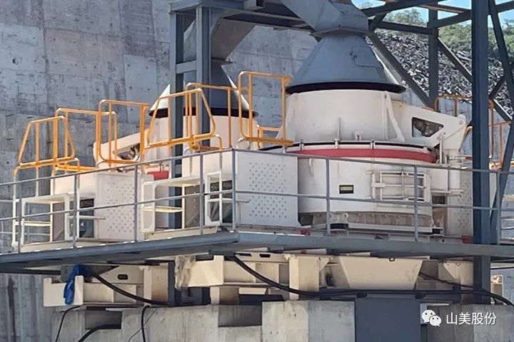 砂石協(xié)會(huì)報(bào)道！上海山美大進(jìn)料、大產(chǎn)量立式?jīng)_擊破碎機(jī)（制砂機(jī)）成功用于東方希望骨料生產(chǎn)線升級(jí)改造項(xiàng)目！