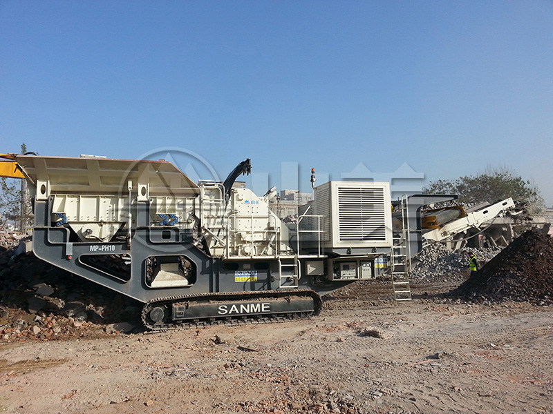 與傳統(tǒng)的固定式破碎機(jī)相比，移動破碎站有哪些特點(diǎn)？