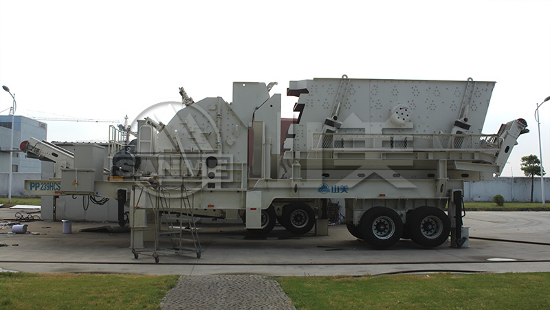 與傳統(tǒng)的固定式破碎機(jī)相比，移動破碎站有哪些特點(diǎn)？