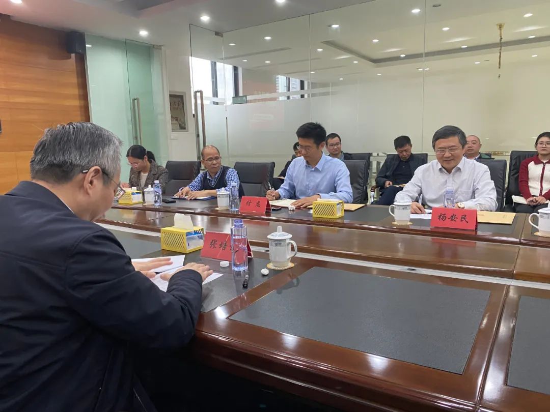 奉賢區(qū)人大常委會(huì)黨組書(shū)記、主任張培榮一行蒞臨上海山美股份開(kāi)展“優(yōu)環(huán)境、穩(wěn)經(jīng)濟(jì)”大走訪大調(diào)研
