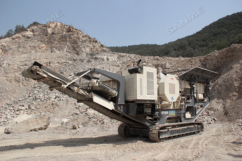 碎石生產(chǎn)線應(yīng)該選擇固定式還是移動式？