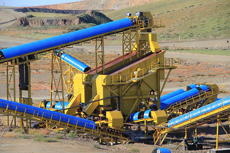 機(jī)制砂生產(chǎn)線選固定式還是移動(dòng)式？理性選擇提升生產(chǎn)效率