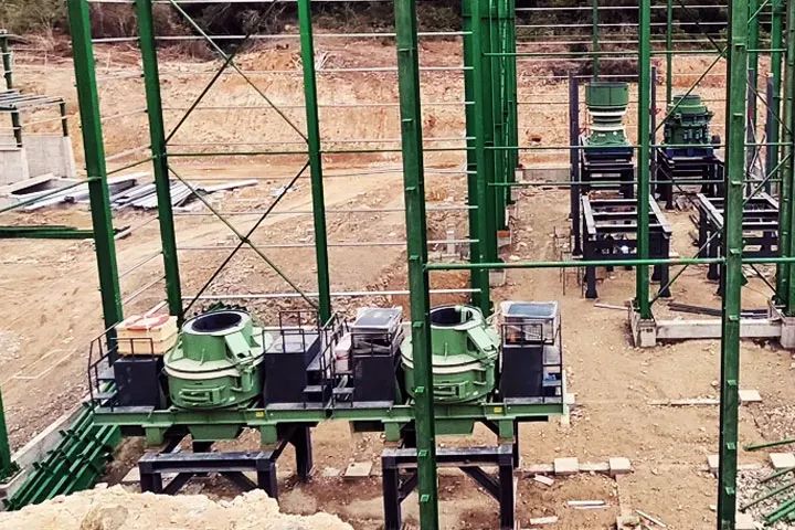 VC7系列立式?jīng)_擊破碎機——多領(lǐng)域適用，展現(xiàn)強大實力