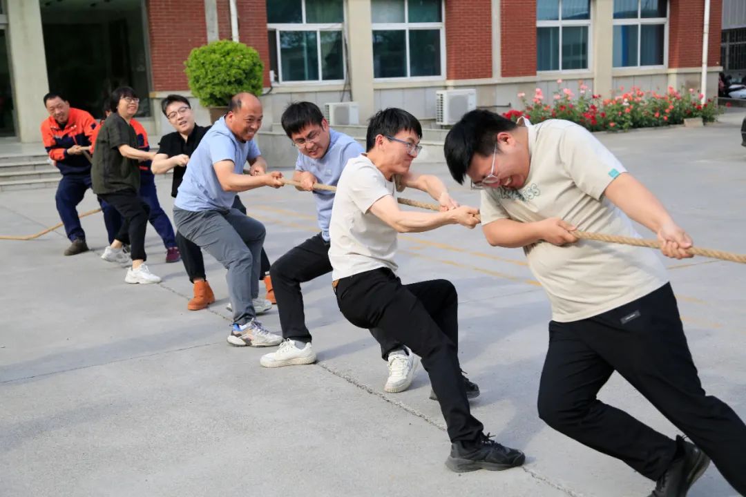 上海山美股份2025春季運(yùn)動(dòng)會(huì)火熱啟幕！拔河、籃球預(yù)賽燃情開戰(zhàn)